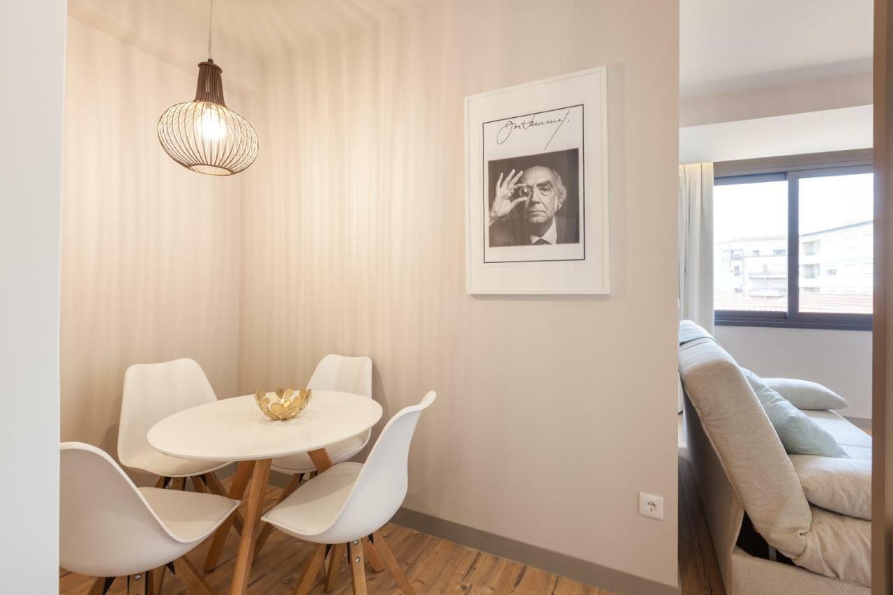 Sendme2Portugal: Santa Catarina Apartment Porto Bagian luar foto