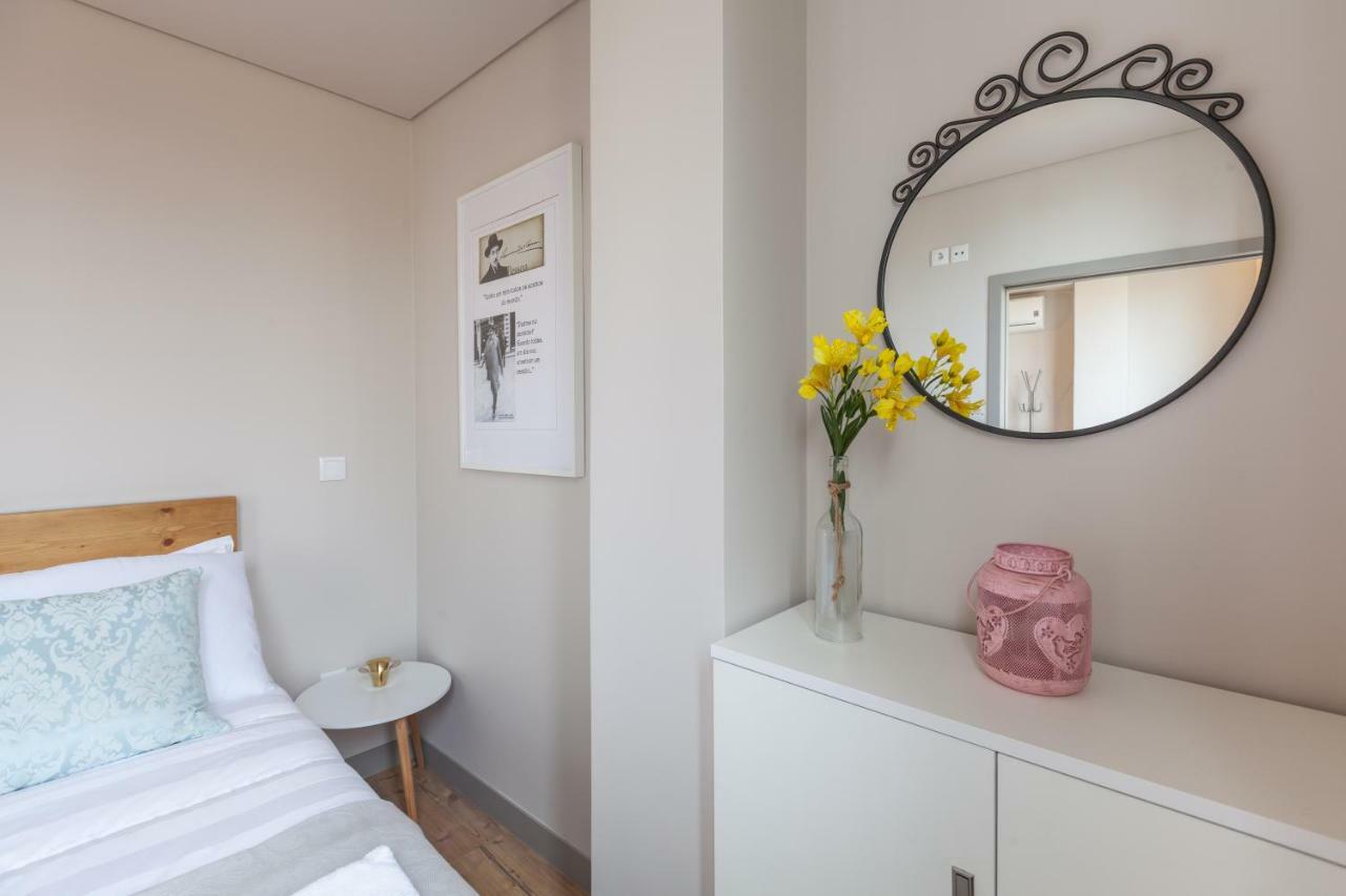 Sendme2Portugal: Santa Catarina Apartment Porto Bagian luar foto