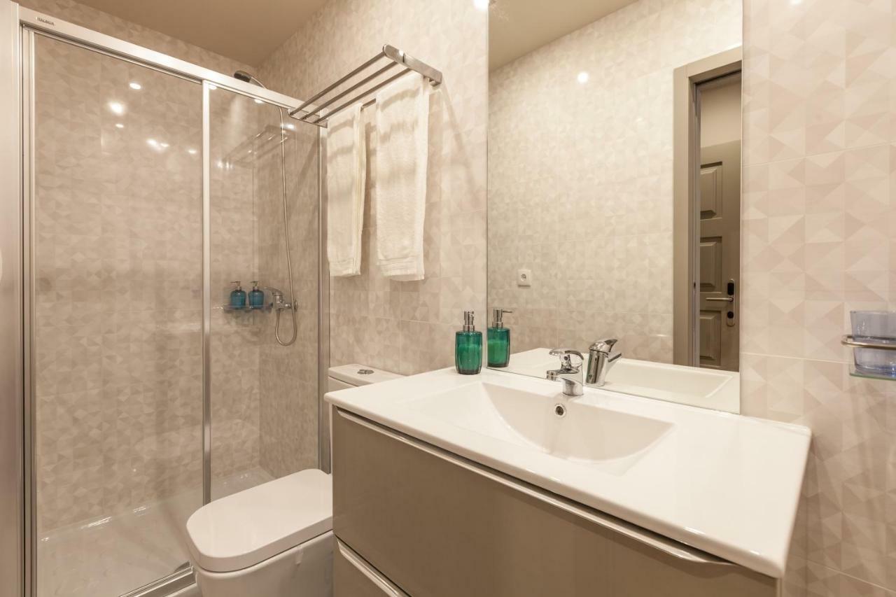 Sendme2Portugal: Santa Catarina Apartment Porto Bagian luar foto