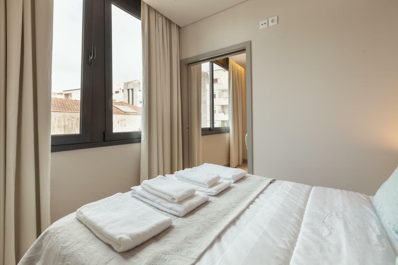 Sendme2Portugal: Santa Catarina Apartment Porto Bagian luar foto