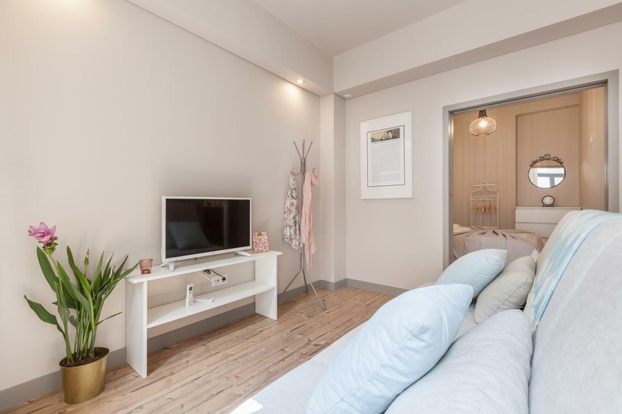 Sendme2Portugal: Santa Catarina Apartment Porto Bagian luar foto